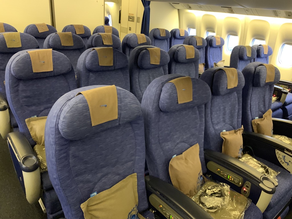 Review British Airways Premium Economy Class Boeing 777 200