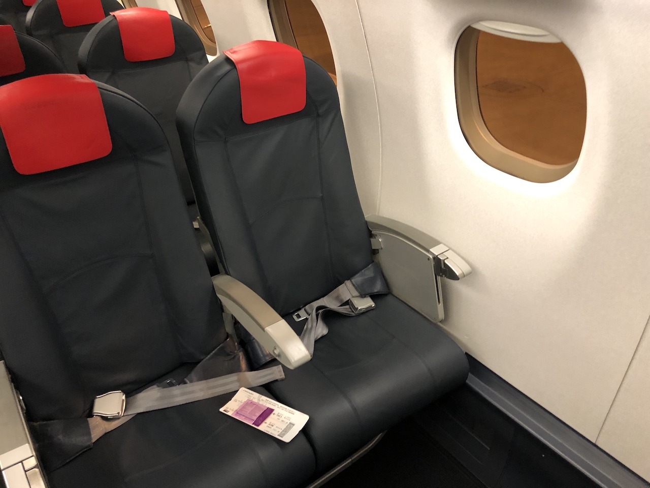 Review: Air France HOP Business Class (Embraer 170) - Paliparan