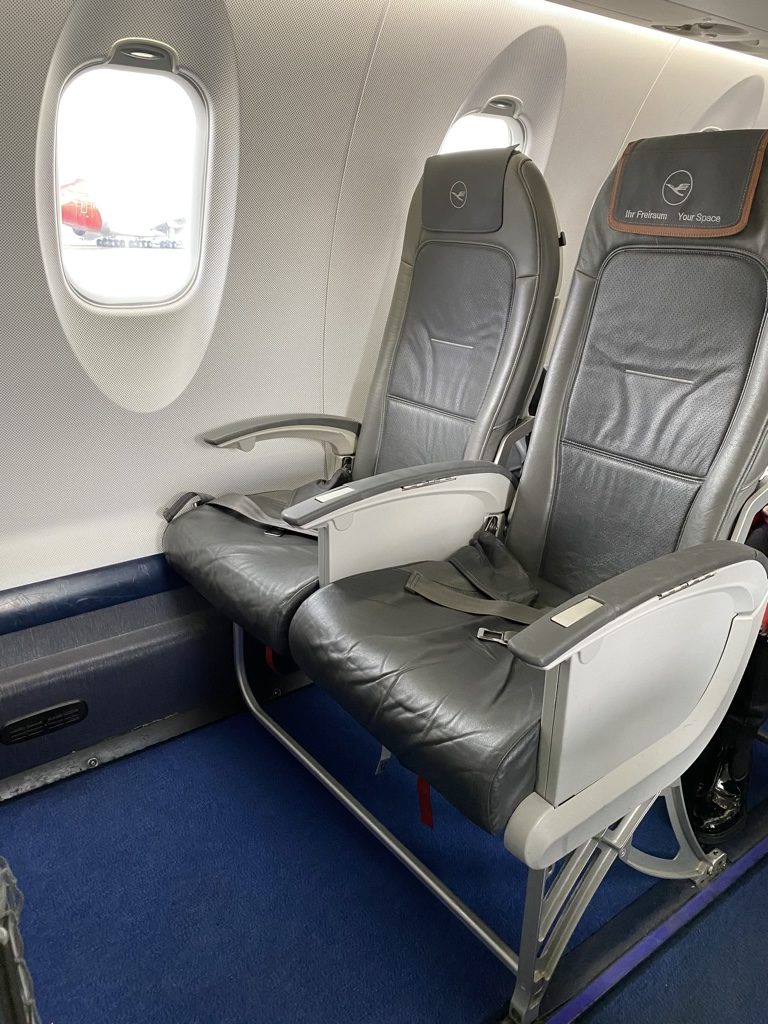 Review Lufthansa Business Class Crj 900 Dresden Nach Munchen Frankfurtflyer De