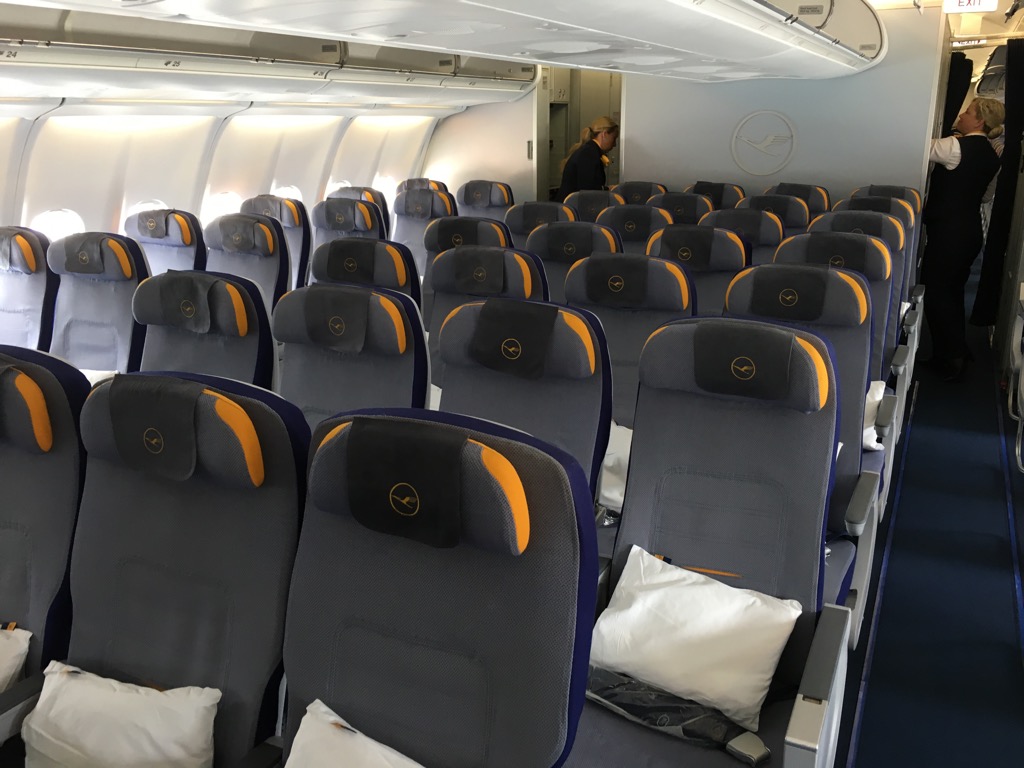 Review Lufthansa Economy Class Airbus A330 300 Munchen Nach