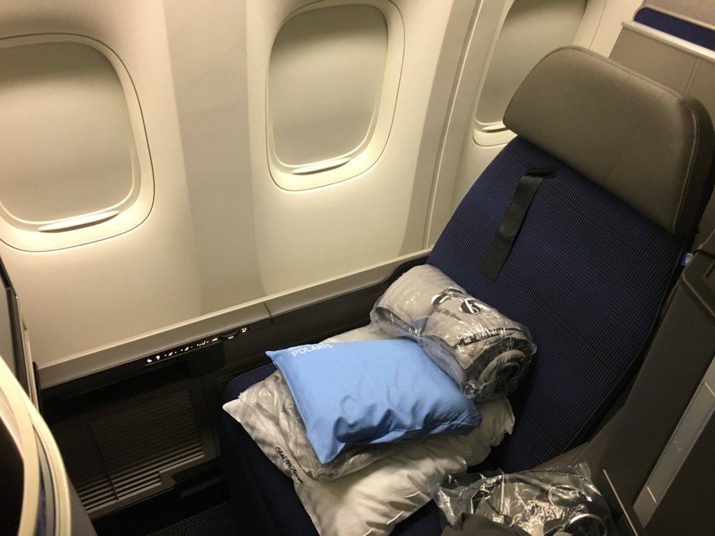 Review Neue United Polaris Business Class Boeing 777 200