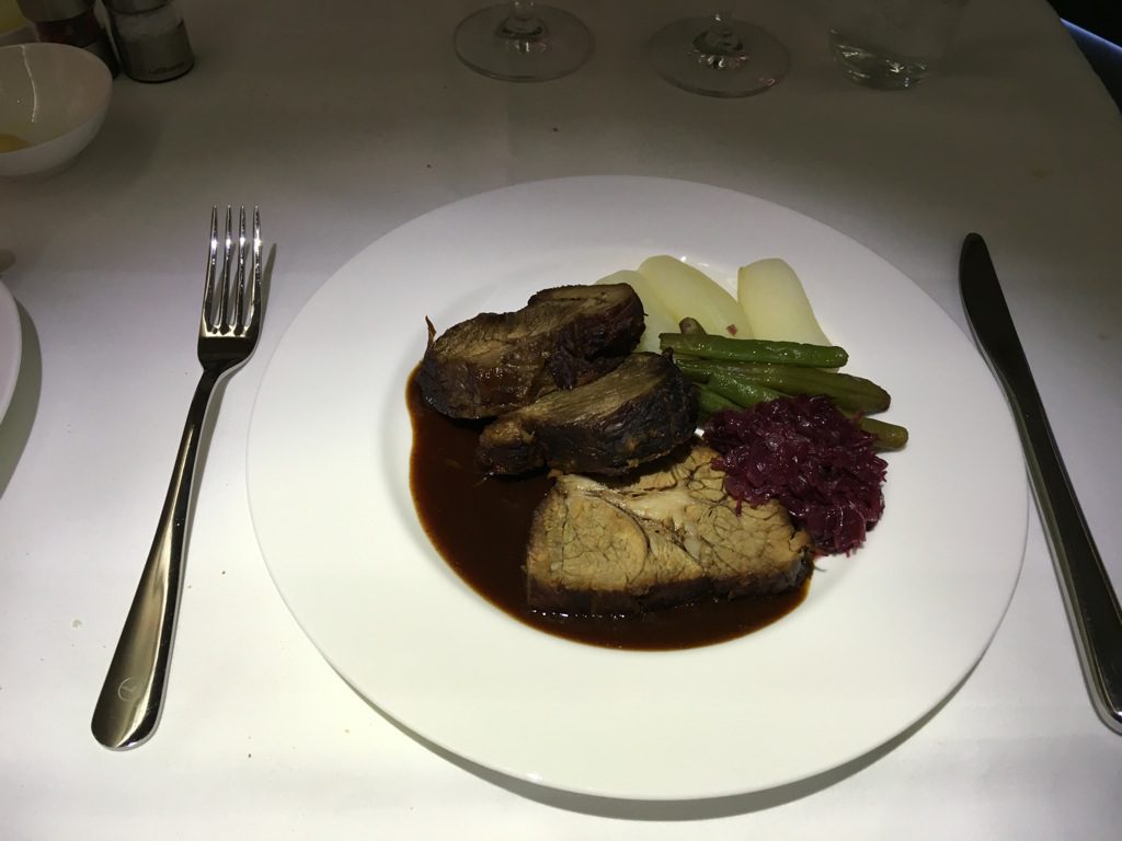 lufthansa_first_class_boeing748-53