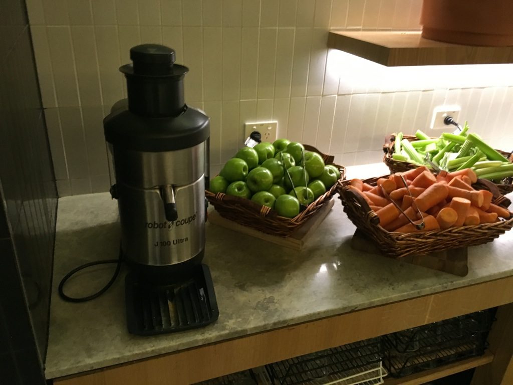 qantas-business-lounge-domestic-perth-11