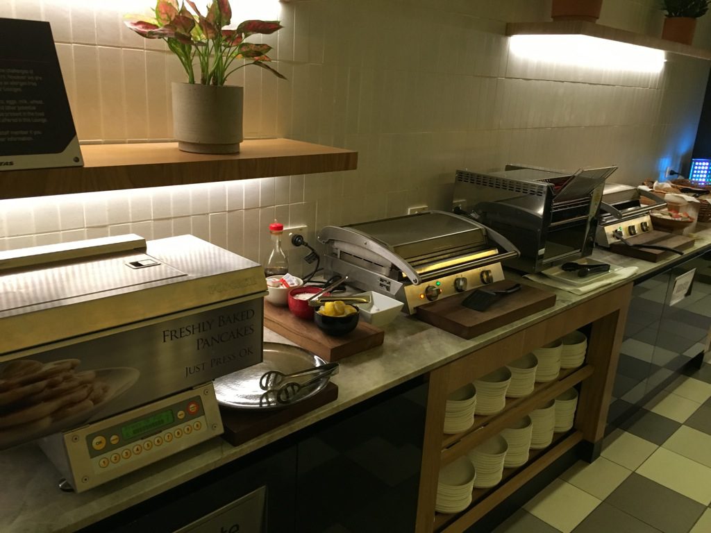 qantas-business-lounge-domestic-perth-12