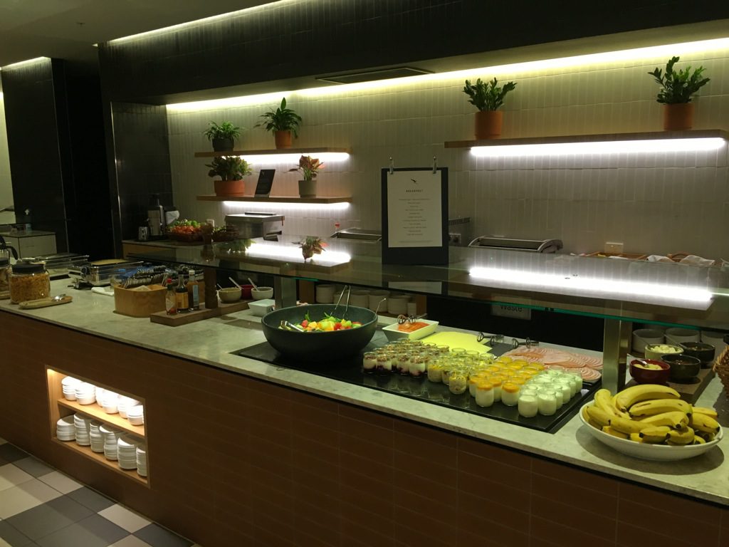qantas-business-lounge-domestic-perth-15