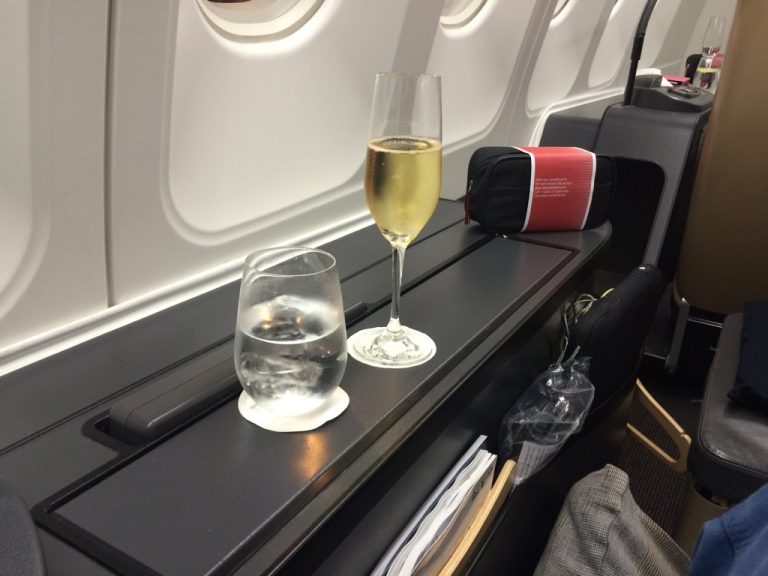 Review Swiss First Class Airbus A340300 Singapur nach