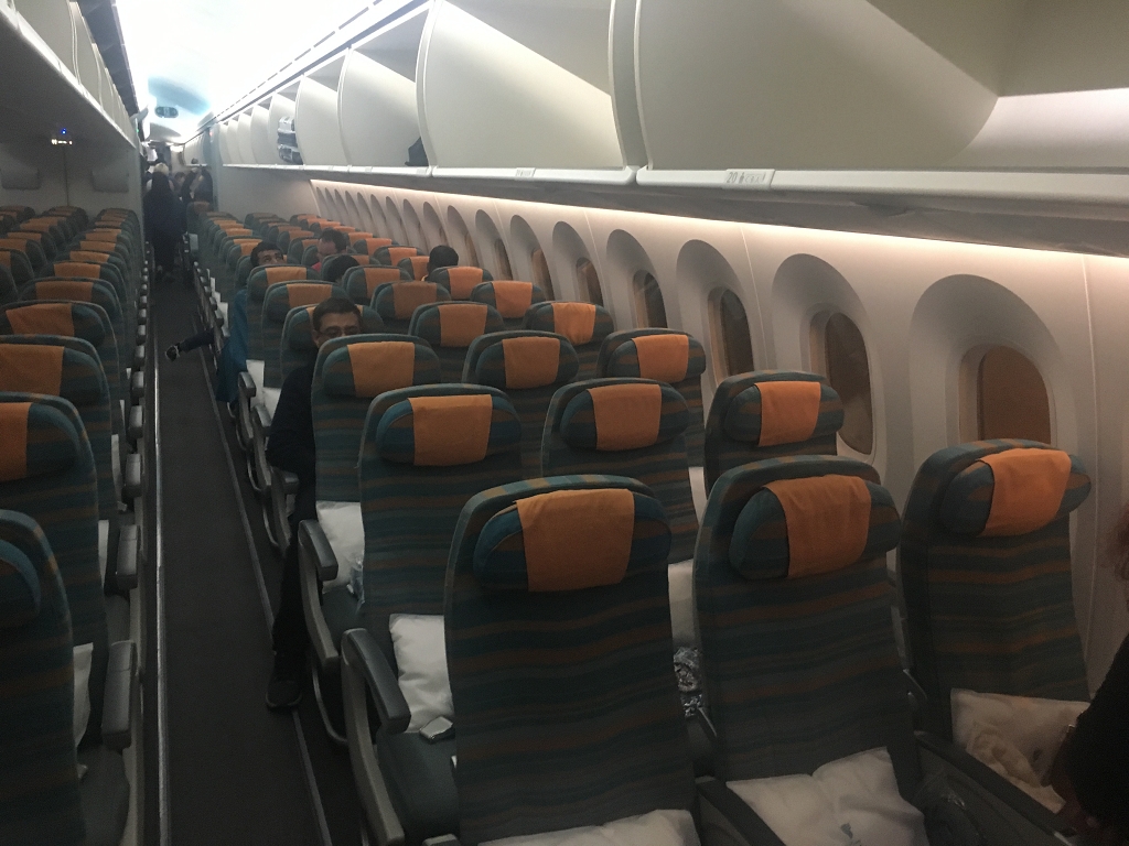 Review: Oman Air Boeing 787-9 Economy Class von Muskat nach Bangkok ...