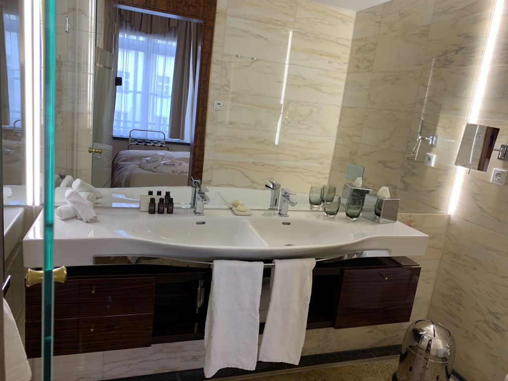 Derag Living Hotel de Medici Düsseldorf  Bad