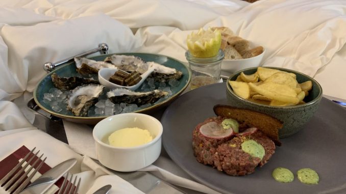 Derag Living Hotel de Medici Düsseldorf In Room Dining