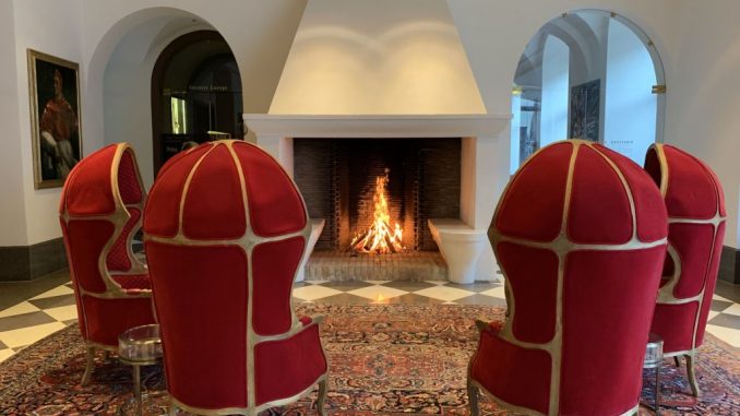 Derag Living Hotel de Medici Düsseldorf Kamin