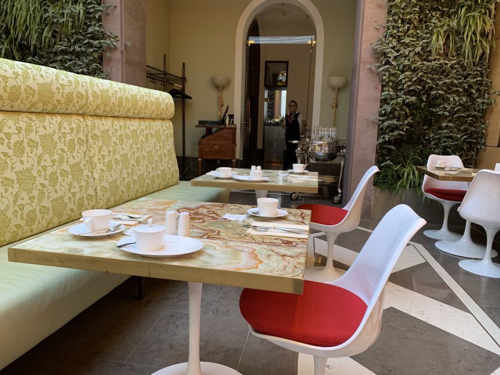 Derag Living Hotel de Medici Düsseldorf Frühstücksraum