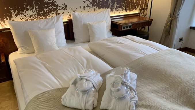 Derag Living Hotel de Medici Düsseldorf Bett