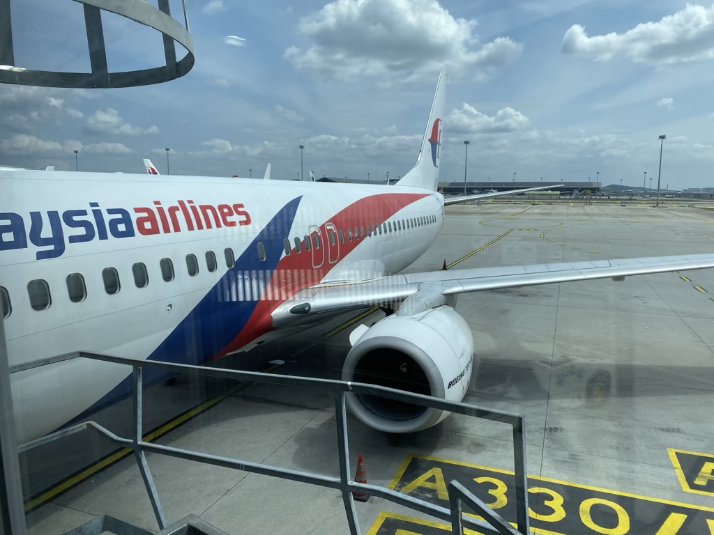 Review Malaysia Airlines Business Class Boeing 737800 Kuala Lumpur