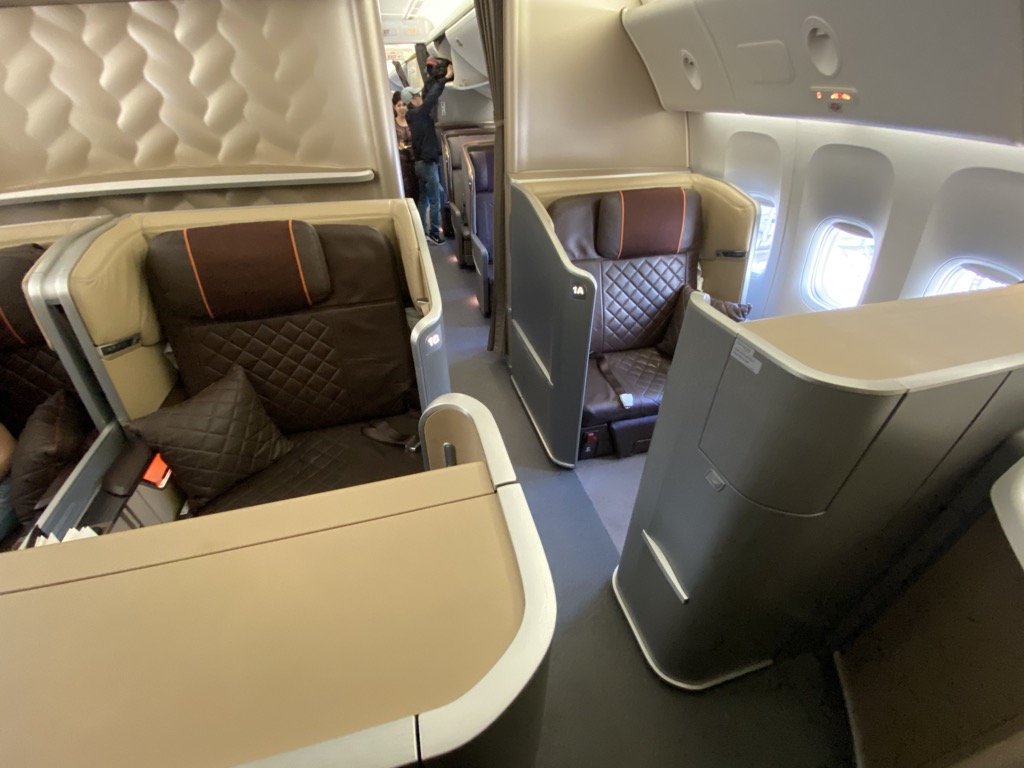 Review Singapore Airlines First Class Boeing 777 300er Hong Kong Nach Singapur Frankfurtflyer De