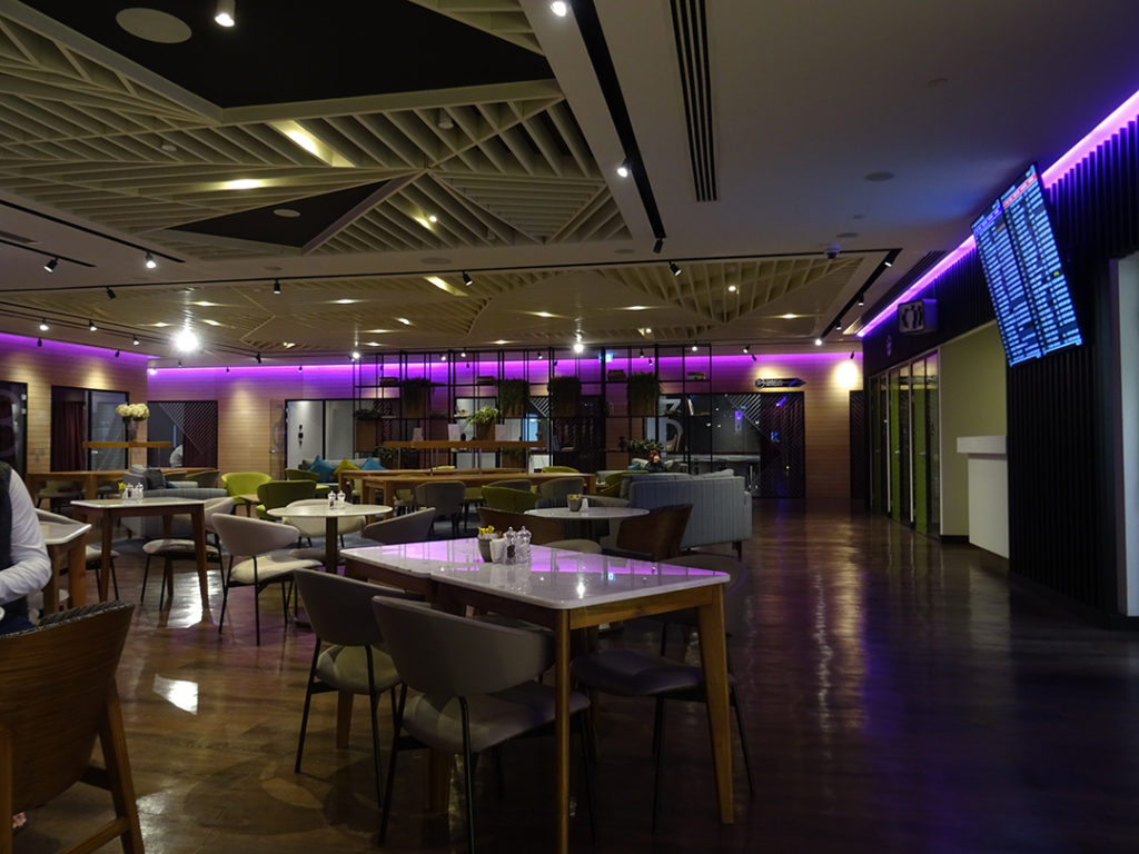 YOTELAIR Landside | Frühstücksbereich