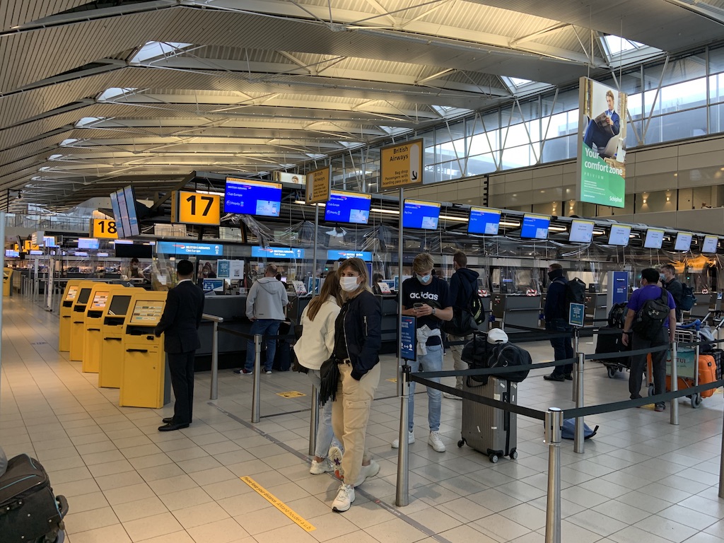 Umsteiger sollen am Flughafen Amsterdam zukünftig 50 Euro Gebühr bezahlen Frankfurtflyer.de Umsteiger sollen am Flughafen Amsterdam zukünftig 50 Euro Gebühr bezahlen Frankfurtflyer.de