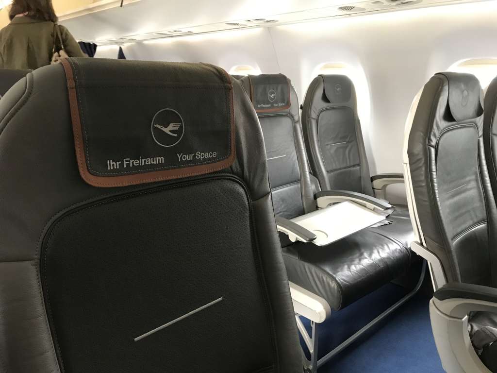 Review Lufthansa Cityline Business Class Kurzstrecke von Bremen (BRE) nach Frankfurt (FRA) in