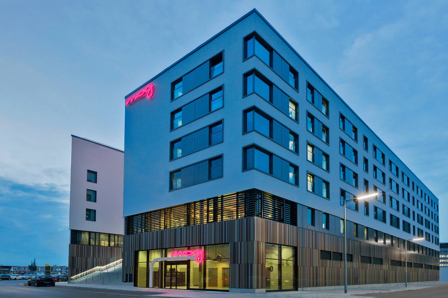 Moxy München Airport Inkl Parken www.frankfurtflyer.de