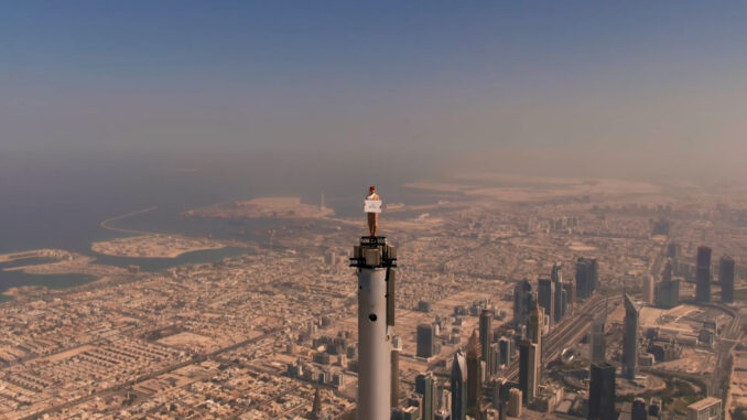 Emirates Stunt Werbung auf dem Burj Khalifa - Frankfurtflyer.de
