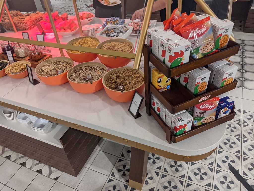 Hilton Düsseldorf - Frühstück