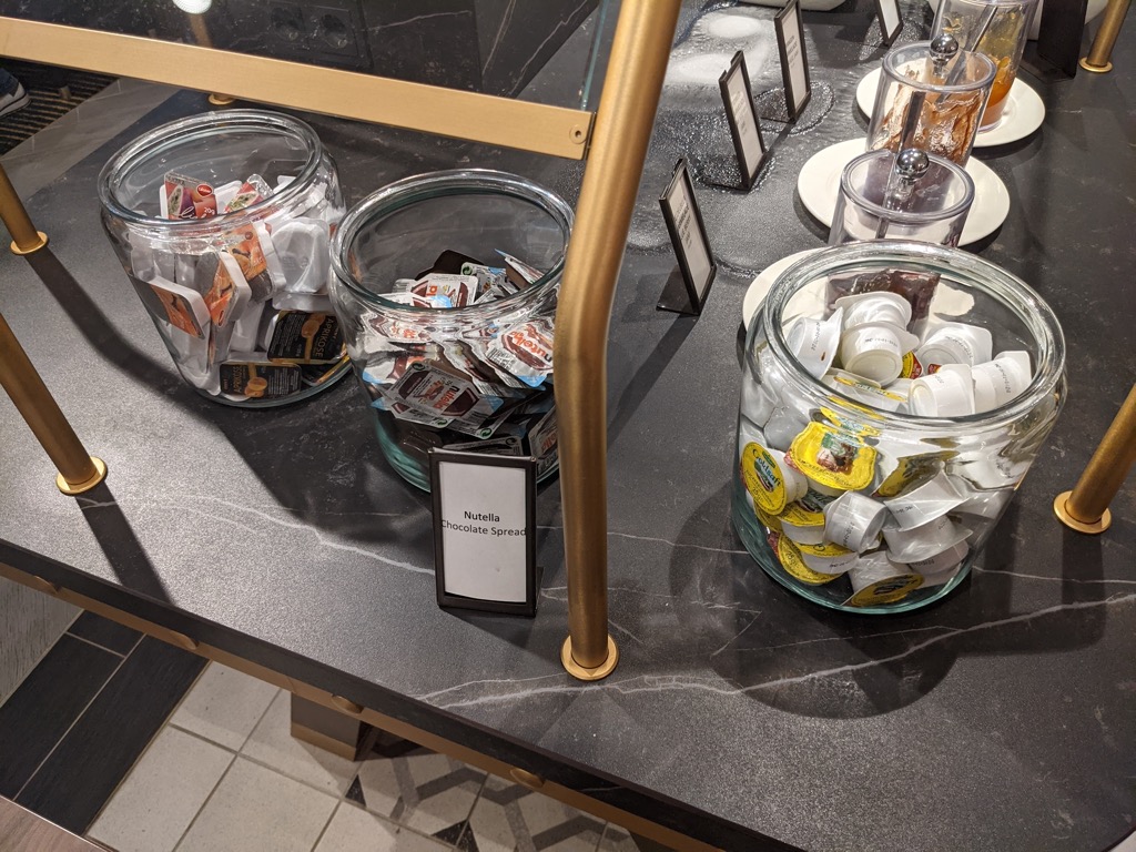 Hilton Düsseldorf - Frühstück