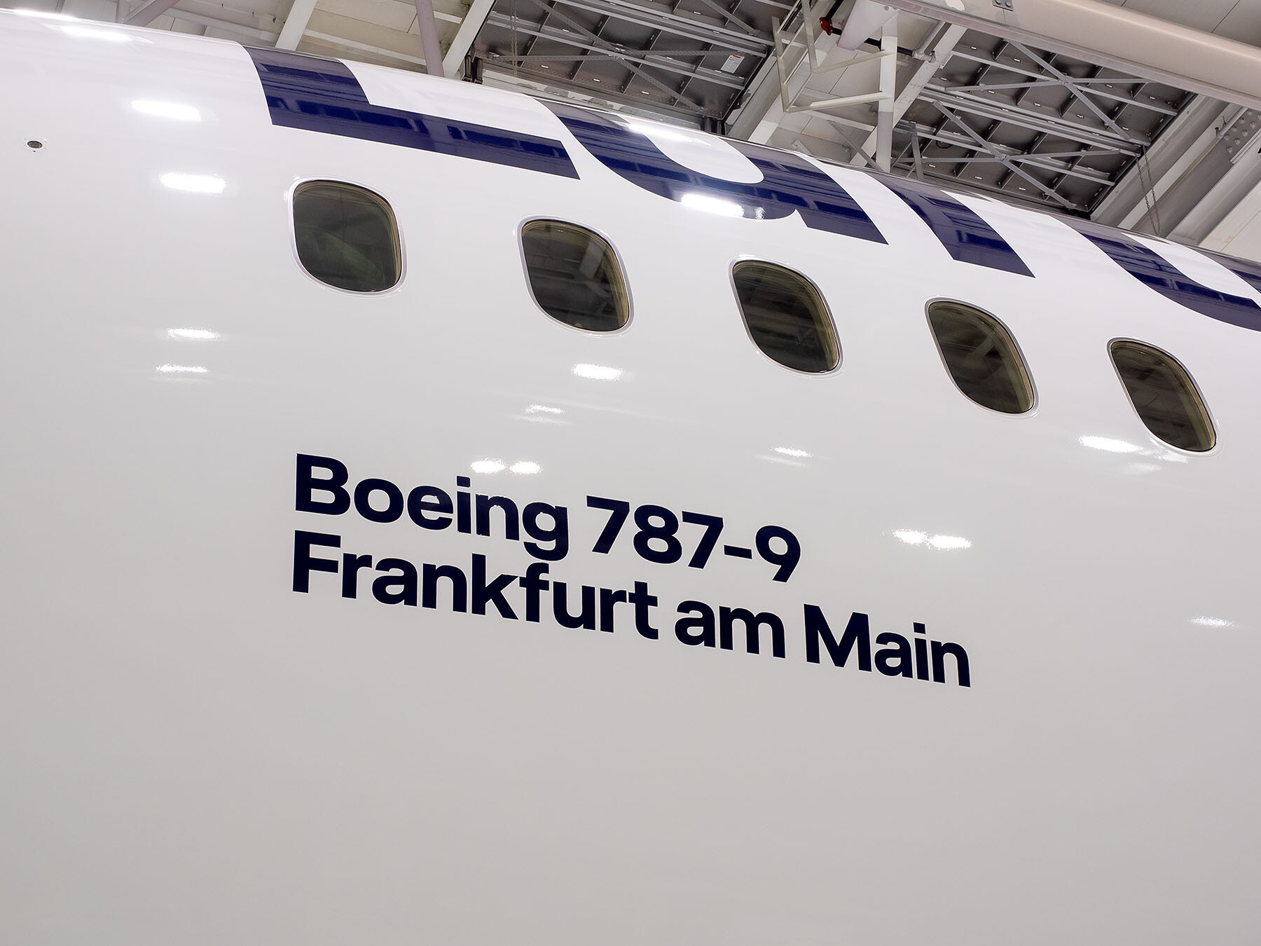 Erste Einblicke: Lufthansa Tauft Boeing 787 Nach Frankfurt Am Main ...