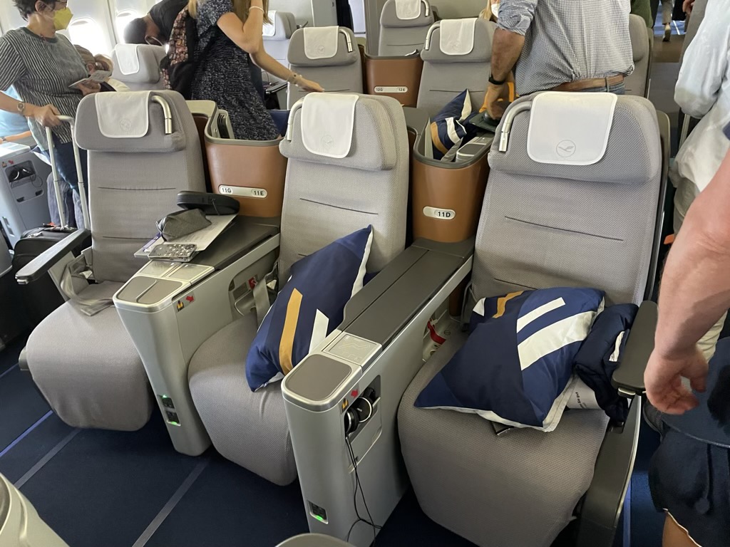 Dieser Business Class Sitz wird wohl nicht mindestens vier Jahre den Passagieren begegnen können!