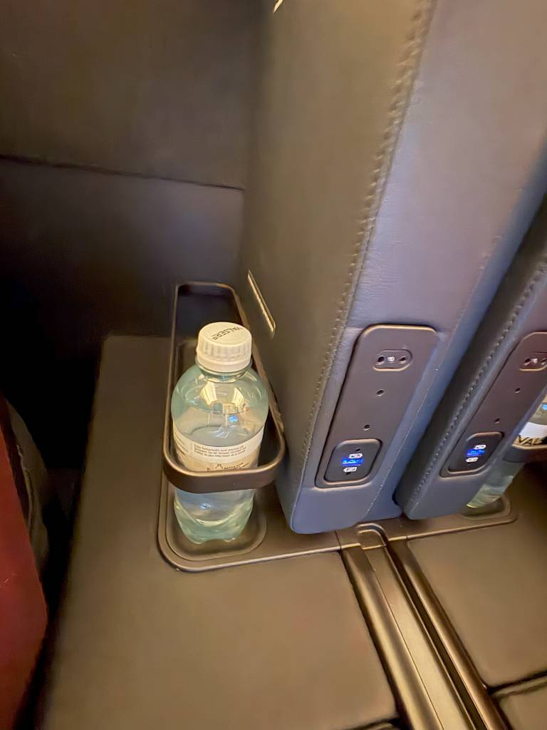 Wasserflasche am Platz – SWISS A350