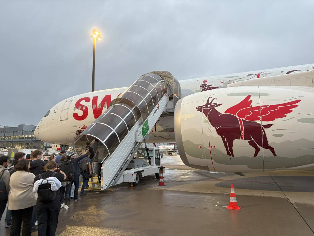 SWISS A350 HB-IFA im Regen